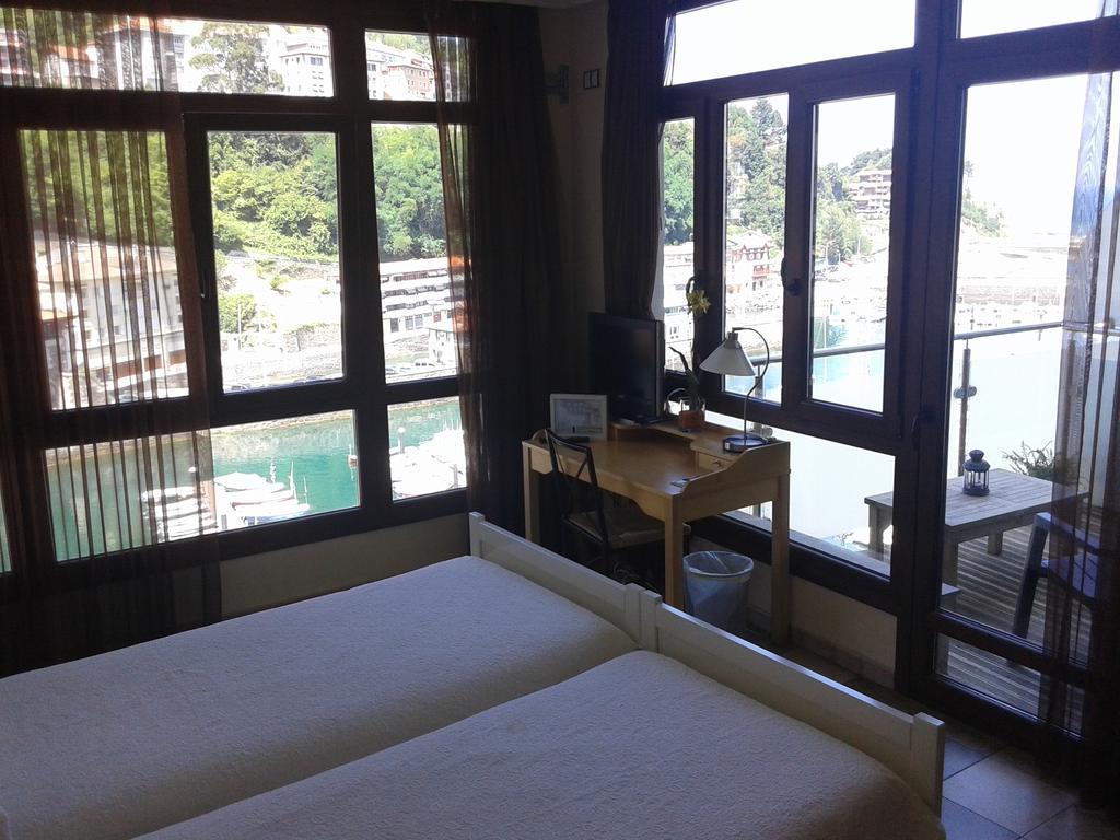 Hotel Zumalabe Mutriku Oda fotoğraf